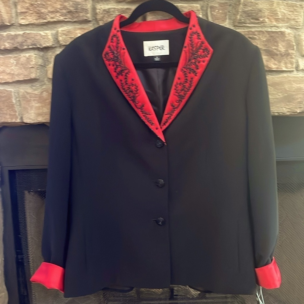 NWT Kasper red and black beaded jacket with padded shoulders. Size 18